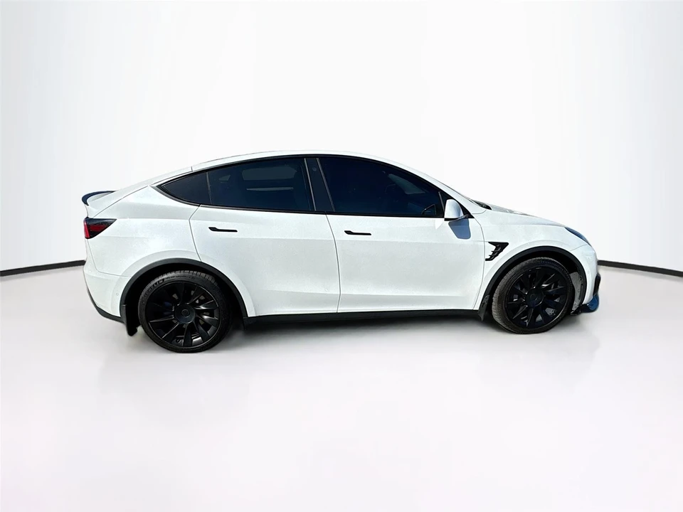 2021 Tesla Model Y - Image 8 of 17