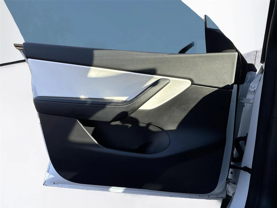 2021 Tesla Model Y - Image 15 of 21