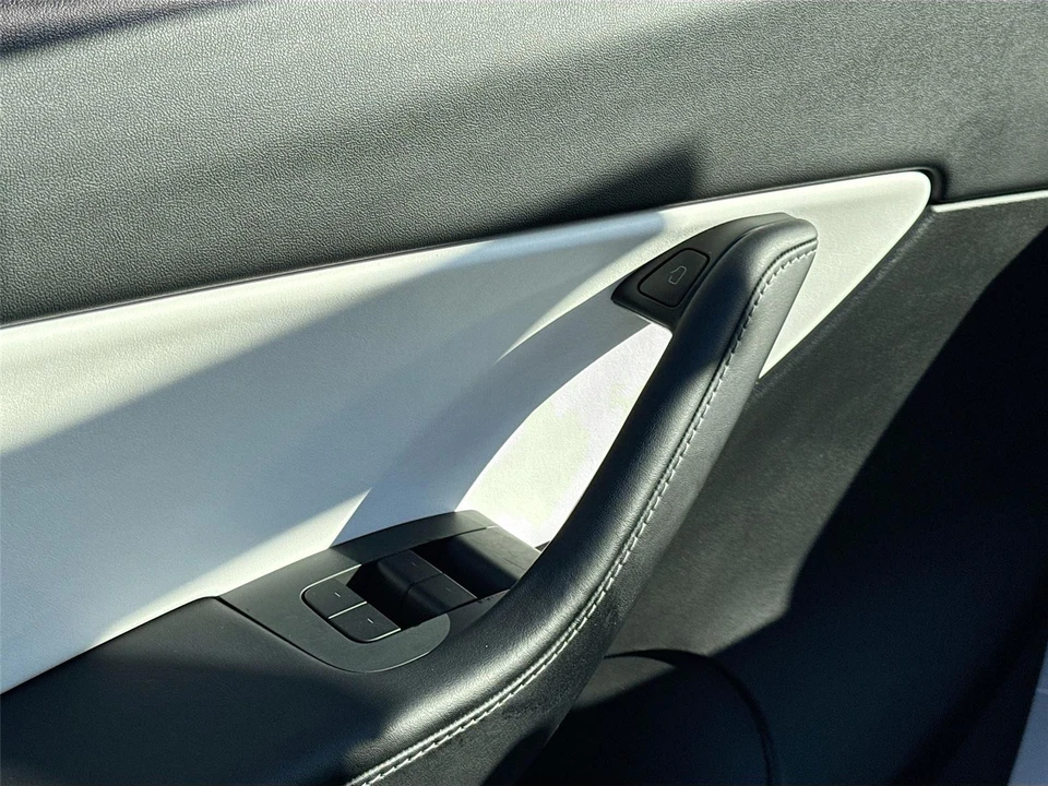 2021 Tesla Model Y - Image 14 of 21