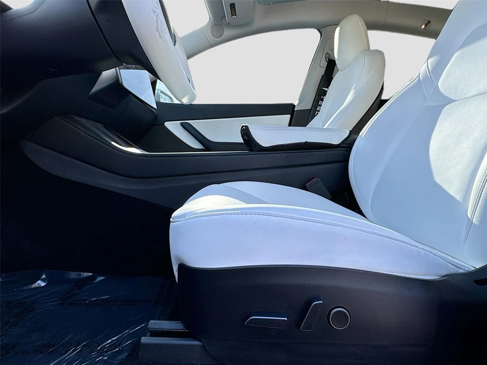 2021 Tesla Model Y - Image 16 of 21