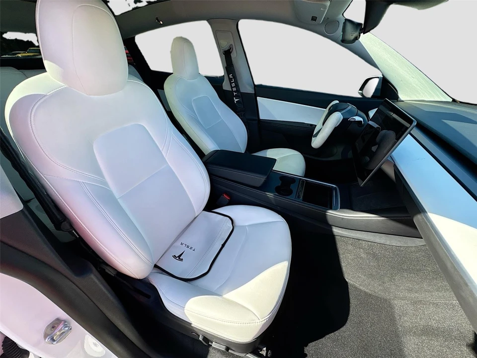 2021 Tesla Model Y - Image 10 of 17
