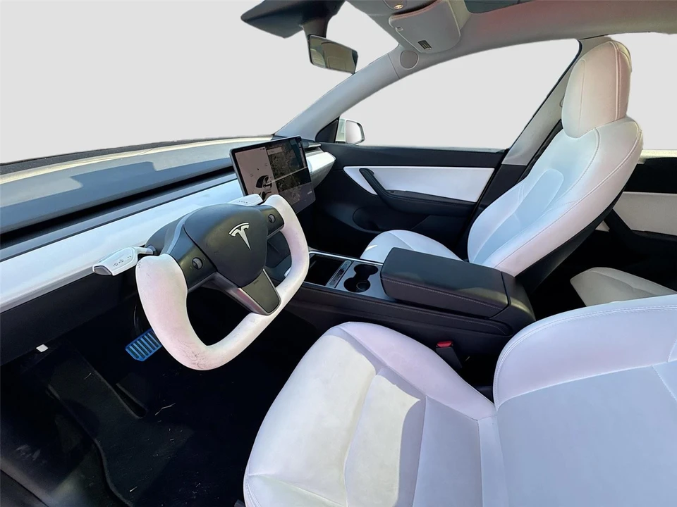 2021 Tesla Model Y - Image 16 of 17