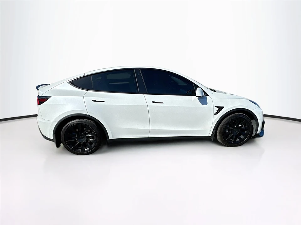 2021 Tesla Model Y - Image 8 of 17