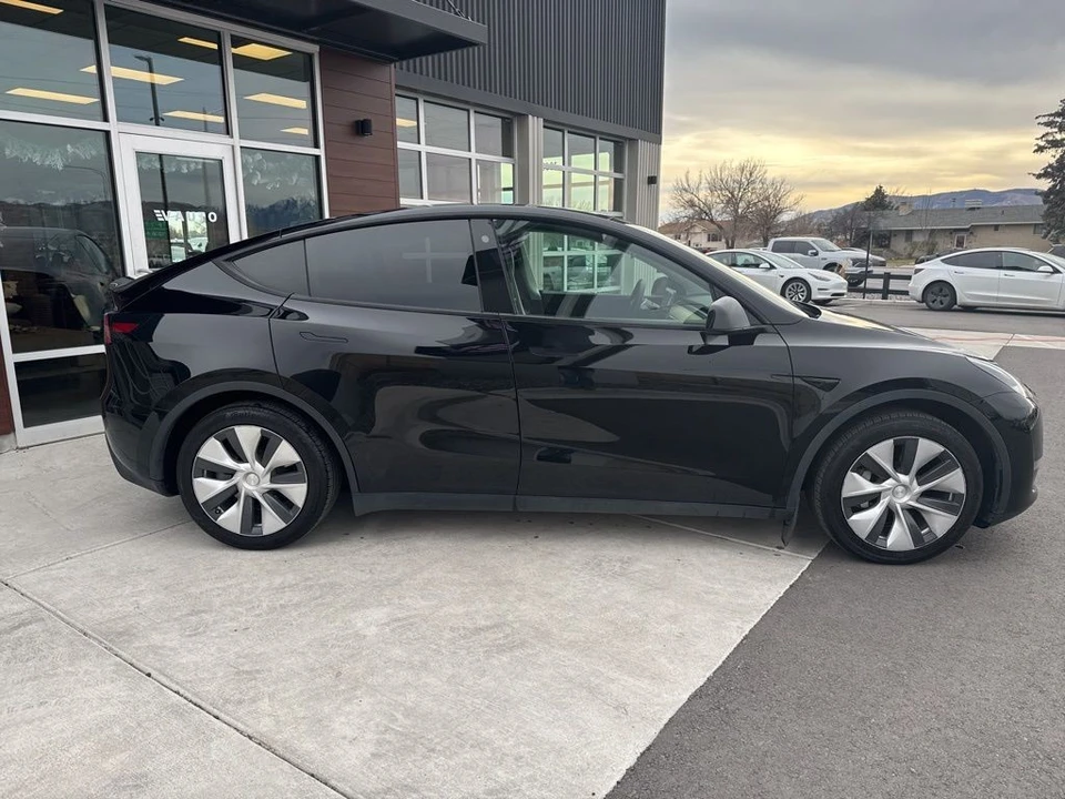 2021 Tesla Model Y - Image 8 of 21