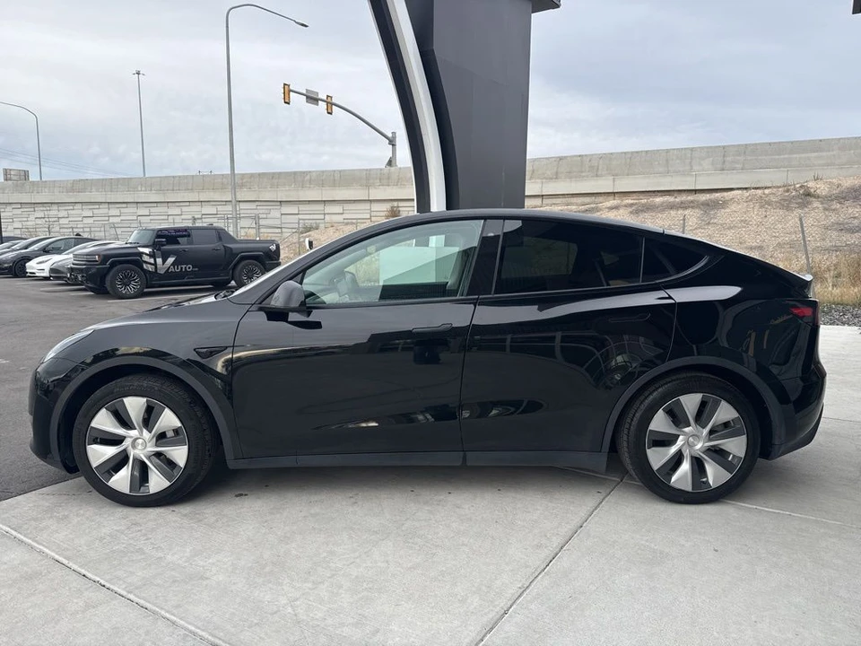 2021 Tesla Model Y - Image 4 of 21