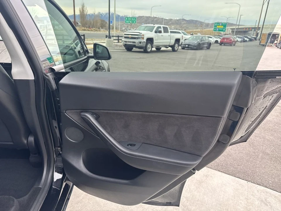 2021 Tesla Model Y - Image 19 of 21