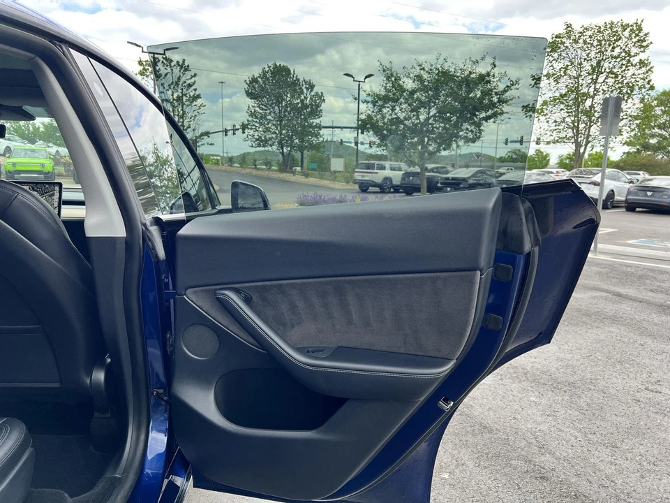 2021 Tesla Model Y - Image 13 of 17