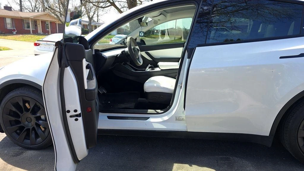 2021 Tesla Model Y - Image 9 of 9