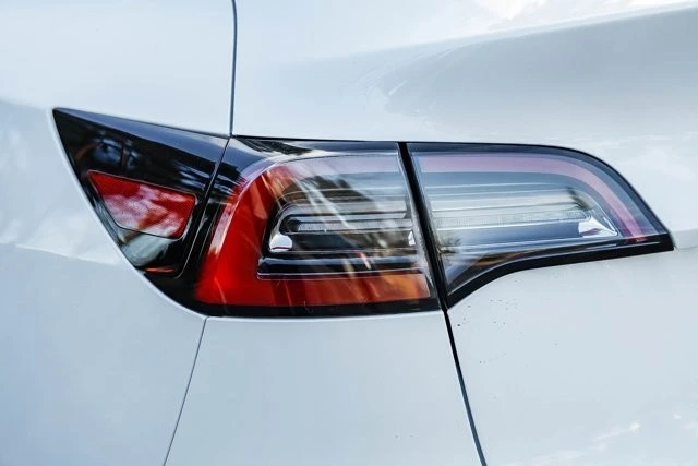 2021 Tesla Model Y - Image 8 of 12