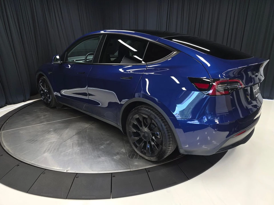 2021 Tesla Model Y - Image 10 of 21