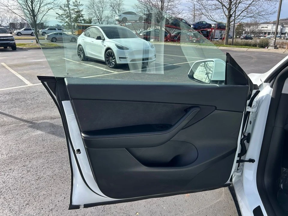 2021 Tesla Model Y - Image 11 of 13