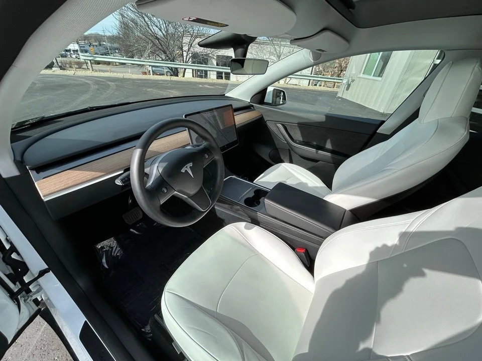 2021 Tesla Model Y - Image 12 of 13