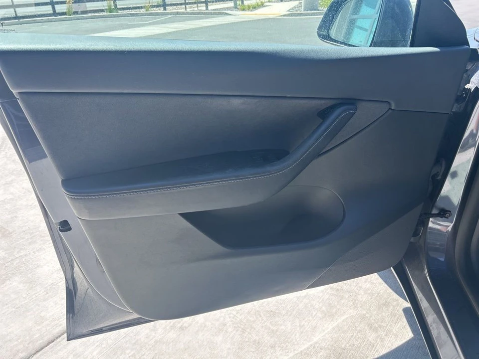 2021 Tesla Model Y - Image 11 of 21