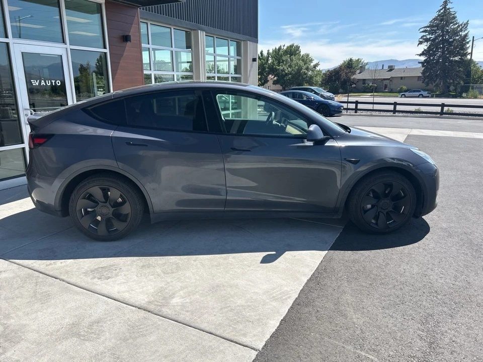 2021 Tesla Model Y - Image 9 of 21
