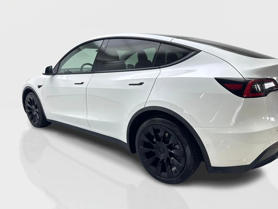 2021 Tesla Model Y - Image 14 of 21