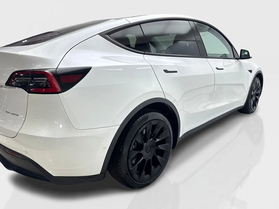 2021 Tesla Model Y - Image 13 of 21