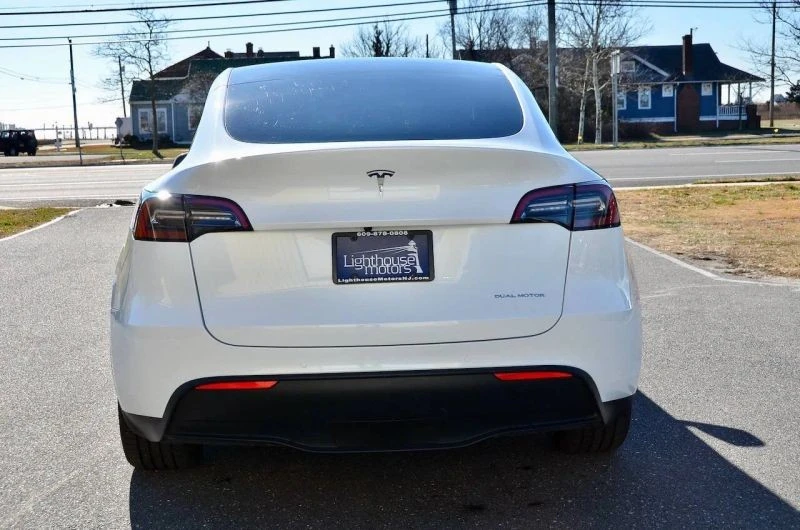 2021 Tesla Model Y - Image 9 of 12