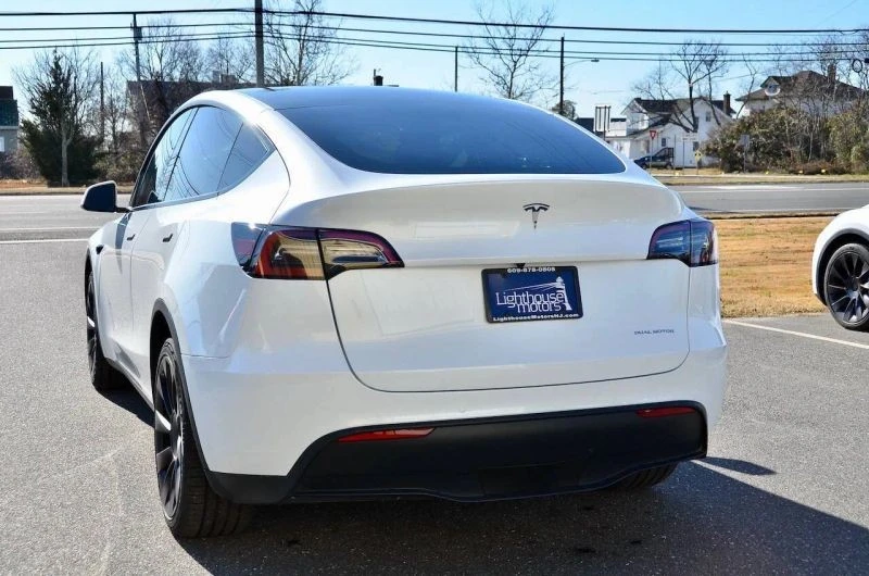 2021 Tesla Model Y - Image 8 of 12