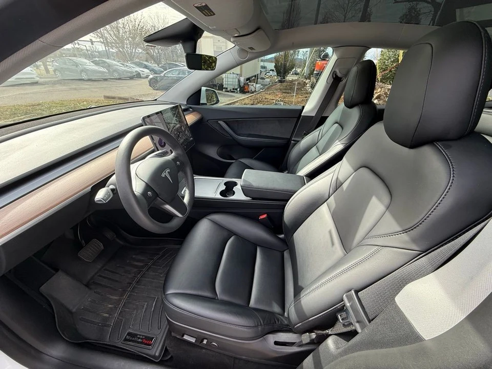 2021 Tesla Model Y - Image 9 of 13