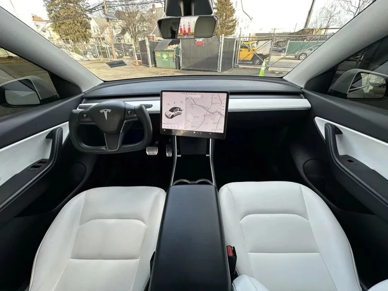 2021 Tesla Model Y - Image 9 of 12