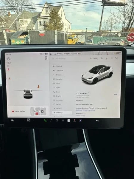 2021 Tesla Model Y - Image 11 of 12