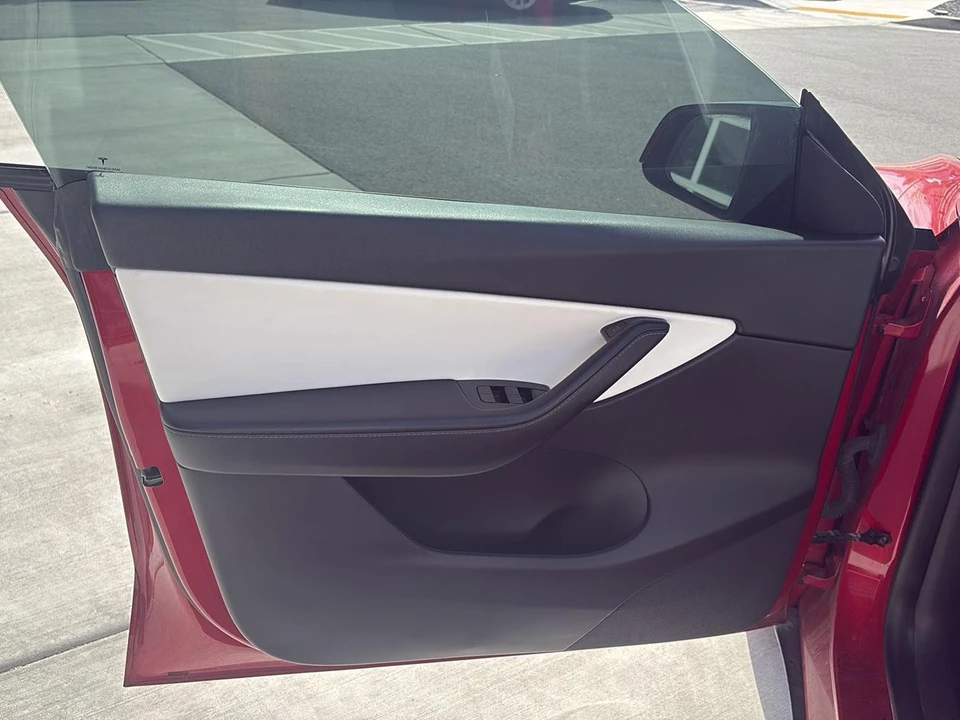 2021 Tesla Model Y - Image 10 of 21