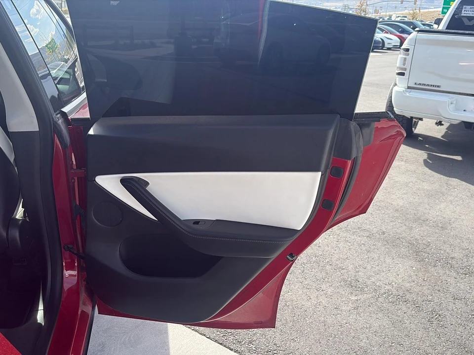 2021 Tesla Model Y - Image 18 of 21