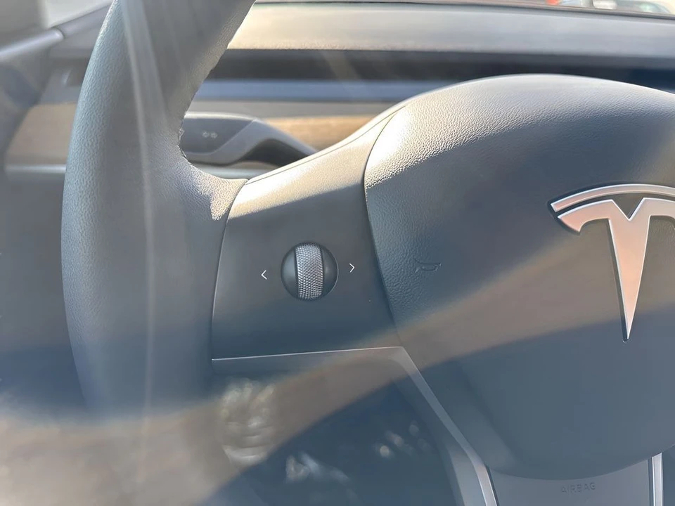 2021 Tesla Model Y - Image 14 of 21