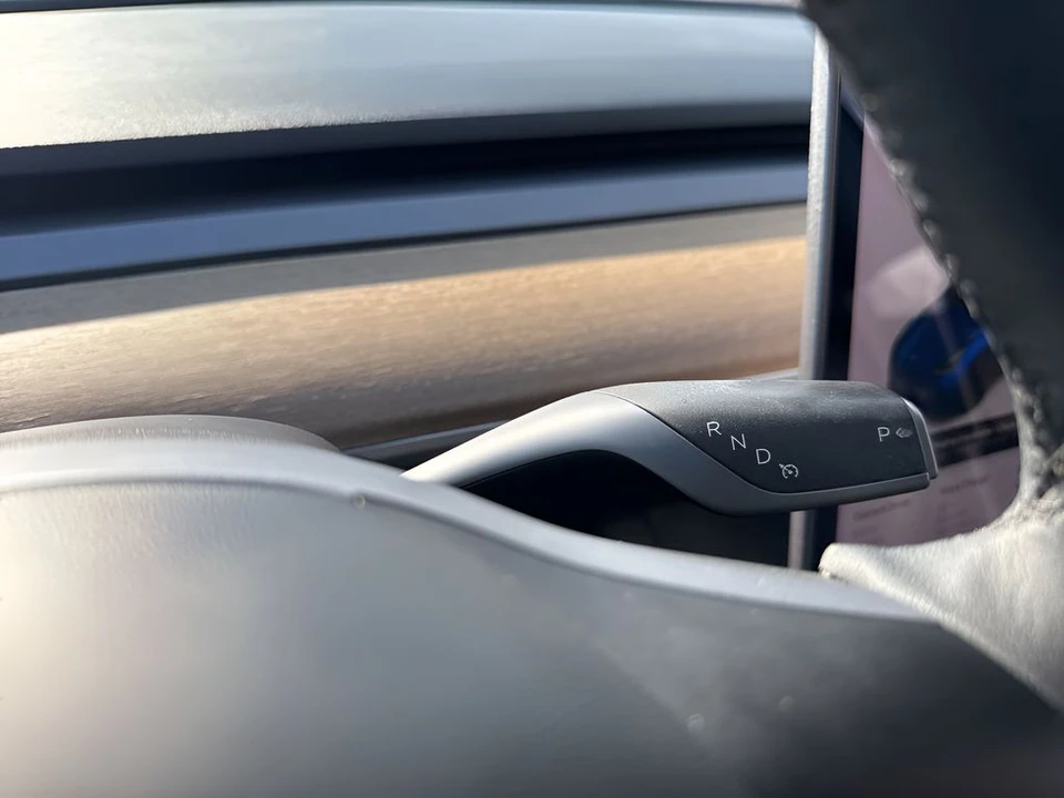 2021 Tesla Model Y - Image 16 of 21