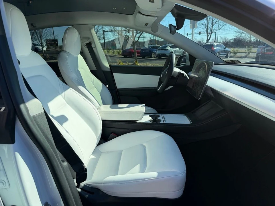 2021 Tesla Model Y - Image 14 of 18