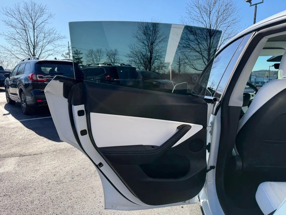 2021 Tesla Model Y - Image 10 of 18