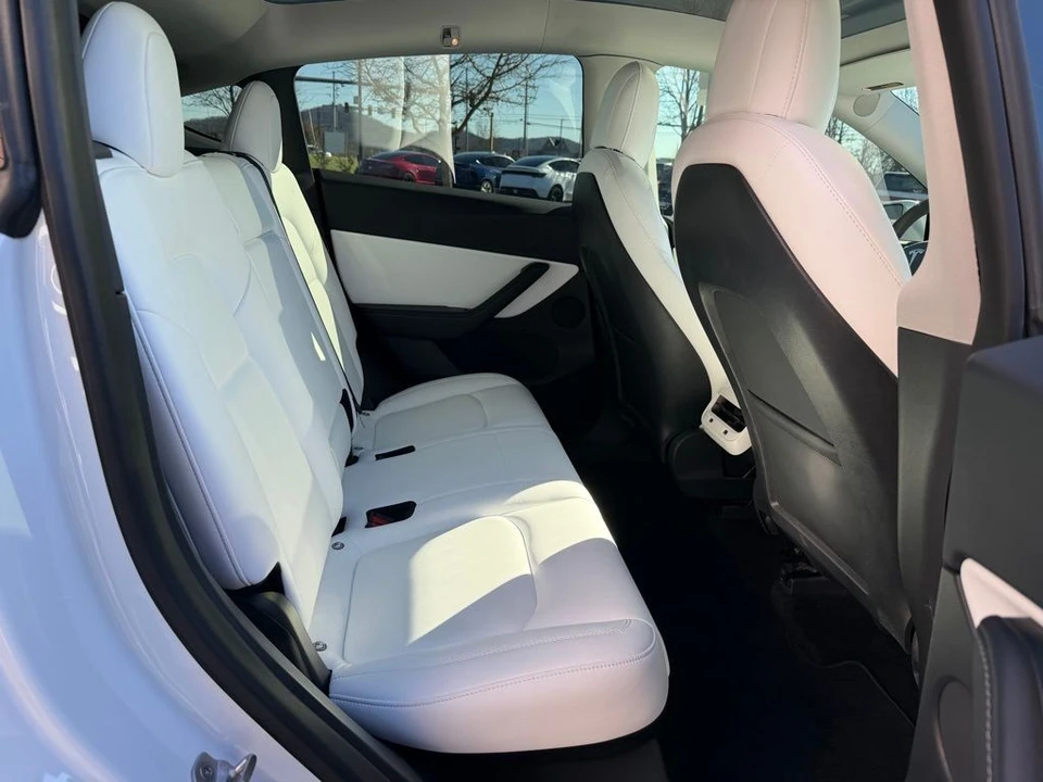 2021 Tesla Model Y - Image 16 of 18