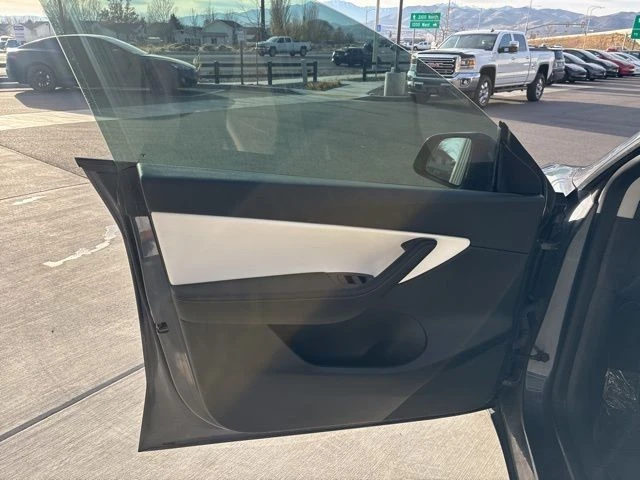 2021 Tesla Model Y - Image 10 of 21