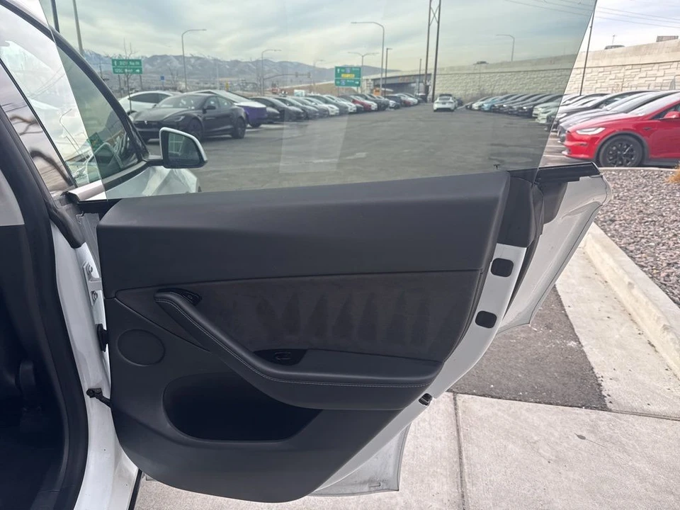2021 Tesla Model Y - Image 17 of 21