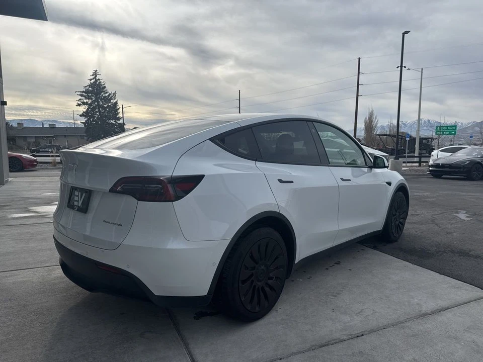 2021 Tesla Model Y - Image 7 of 21