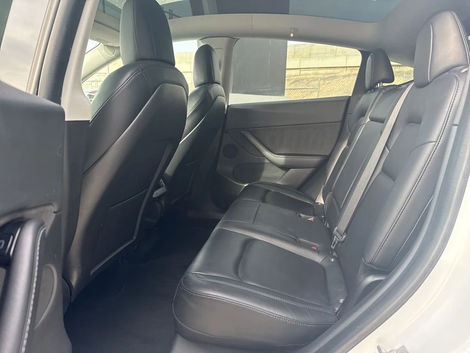 2021 Tesla Model Y - Image 15 of 21