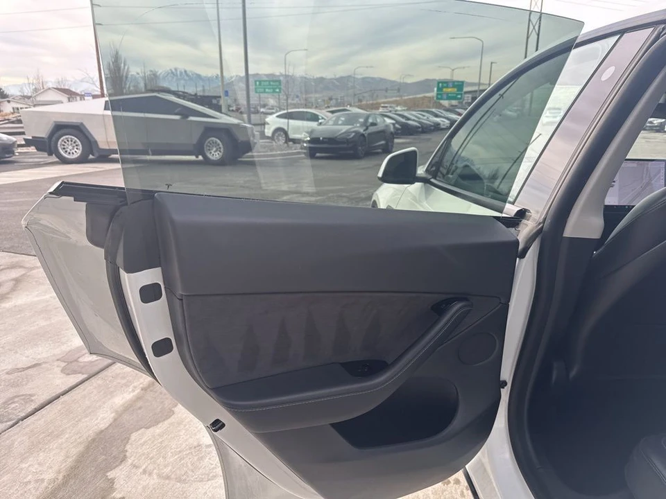 2021 Tesla Model Y - Image 13 of 21