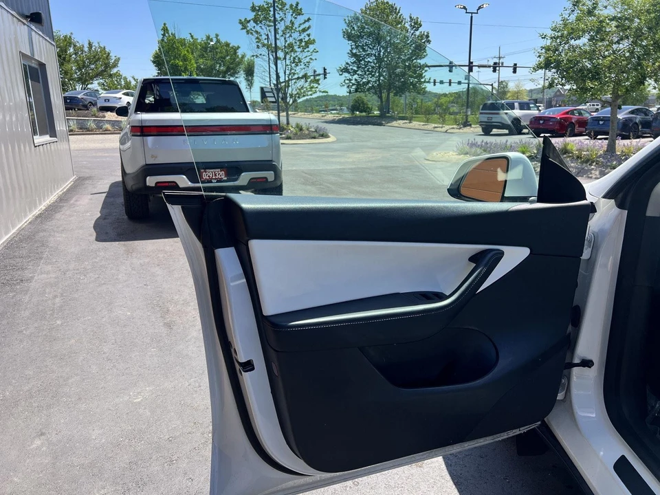 2021 Tesla Model Y - Image 9 of 16