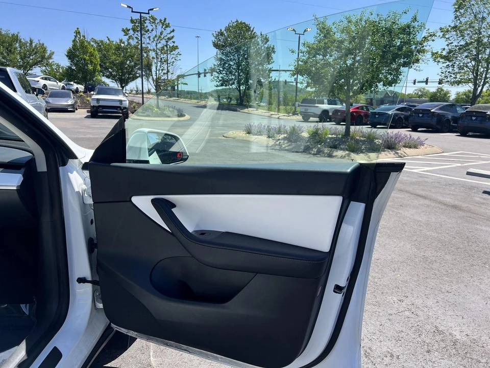 2021 Tesla Model Y - Image 11 of 16