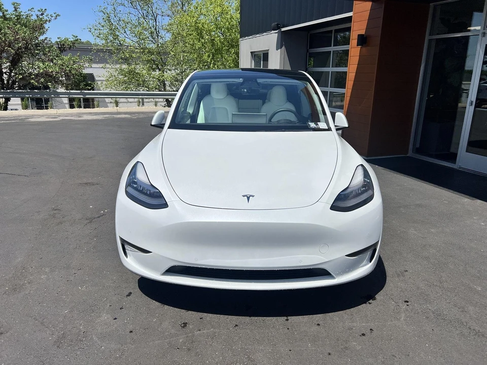 2021 Tesla Model Y - Image 2 of 16