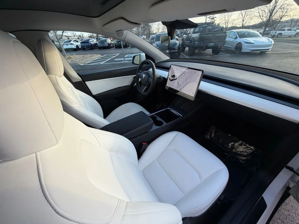 2021 Tesla Model Y - Image 11 of 15