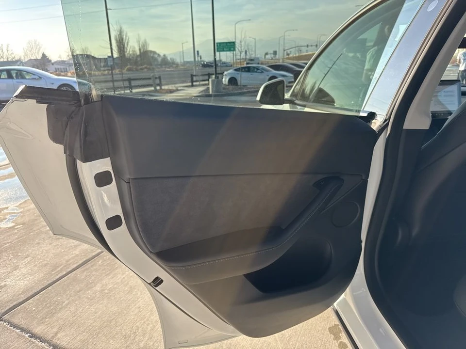 2021 Tesla Model Y - Image 13 of 21