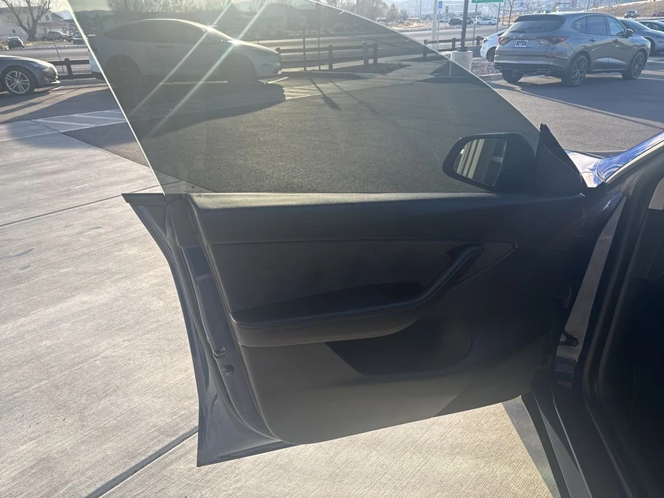 2021 Tesla Model Y - Image 11 of 21