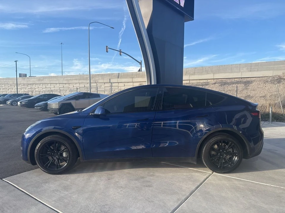2021 Tesla Model Y - Image 5 of 21