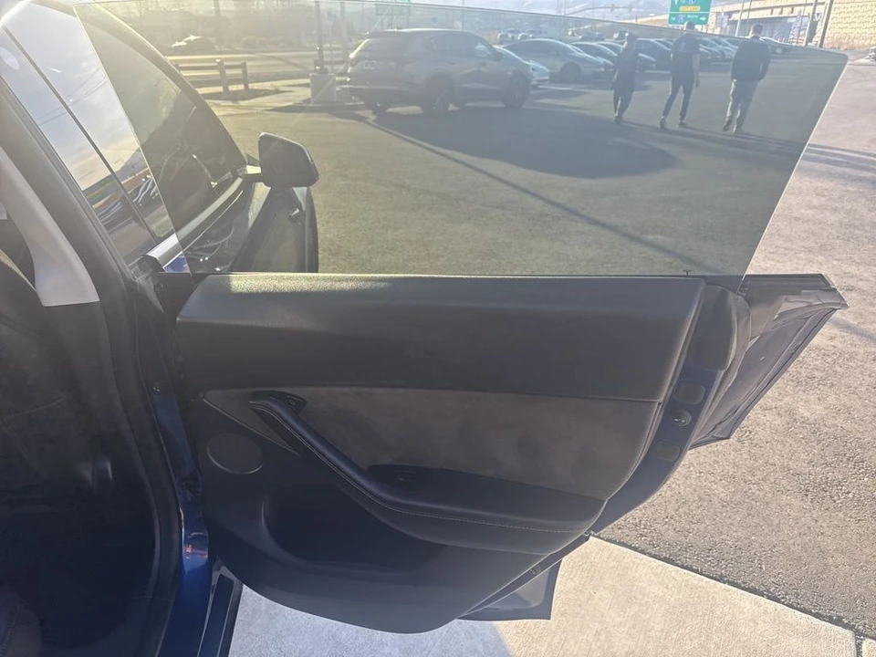 2021 Tesla Model Y - Image 18 of 21