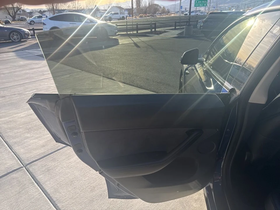 2021 Tesla Model Y - Image 14 of 21
