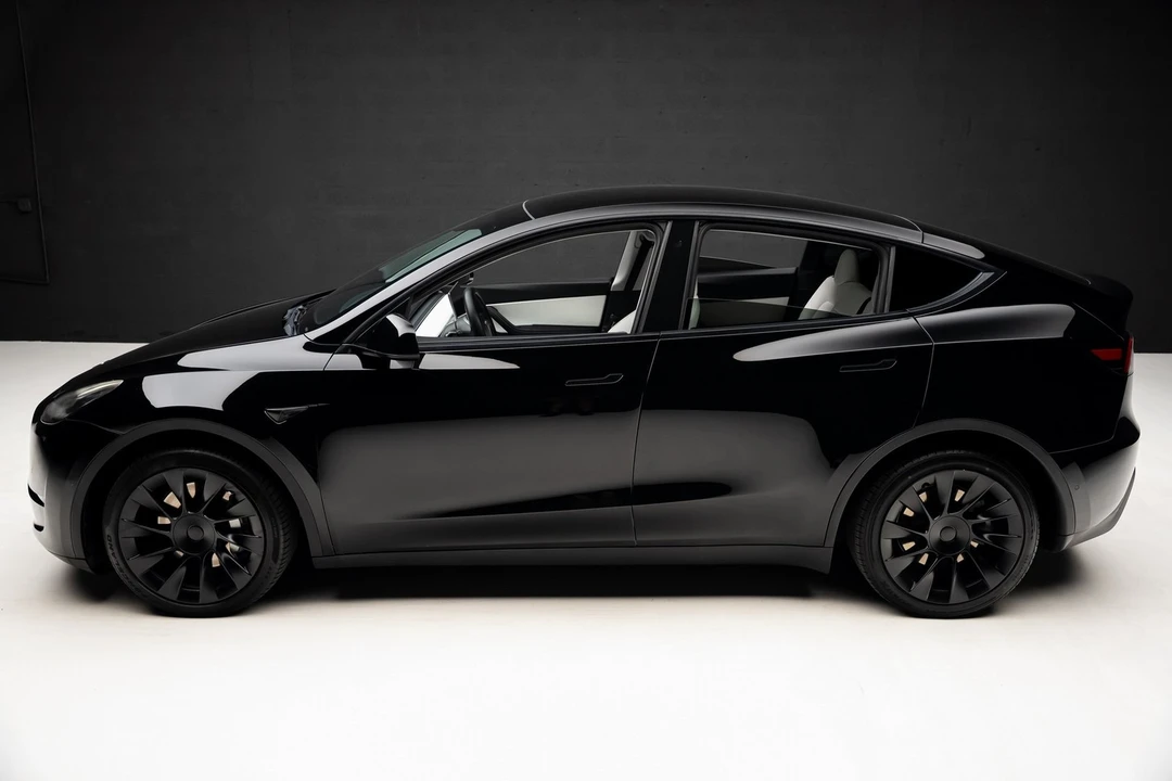 2021 Tesla Model Y - Image 14 of 21