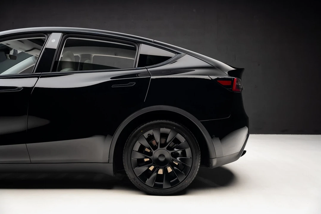 2021 Tesla Model Y - Image 18 of 21