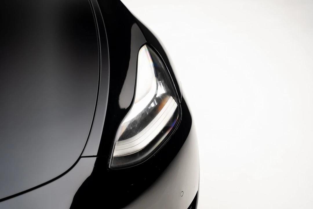 2021 Tesla Model Y - Image 9 of 21