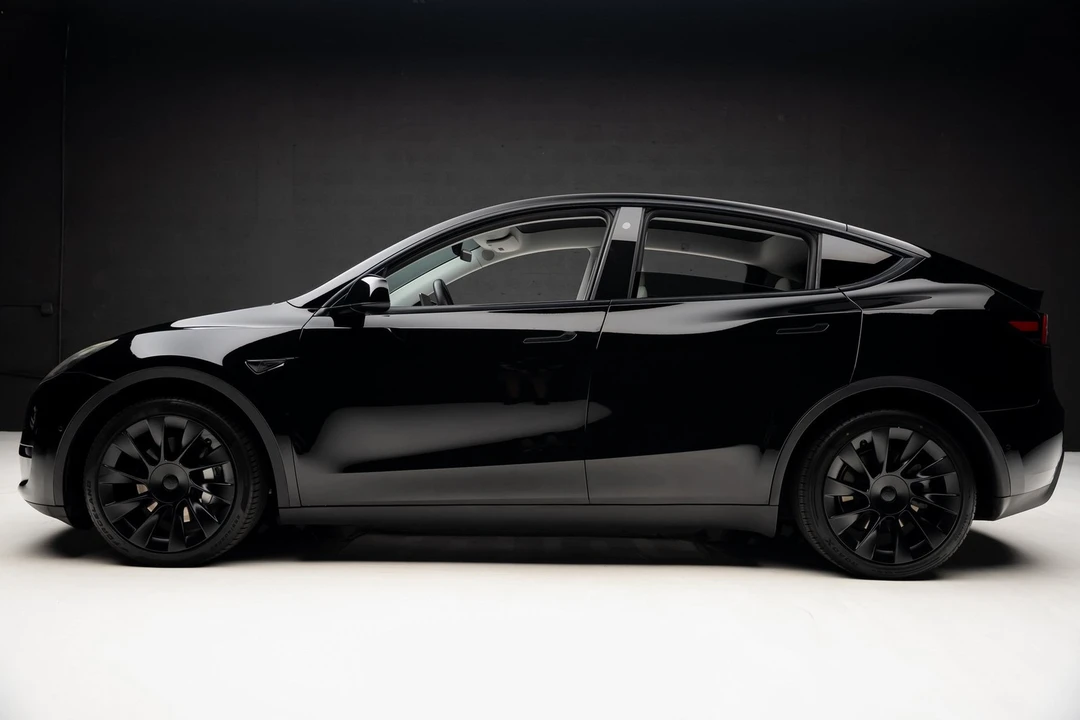 2021 Tesla Model Y - Image 15 of 21